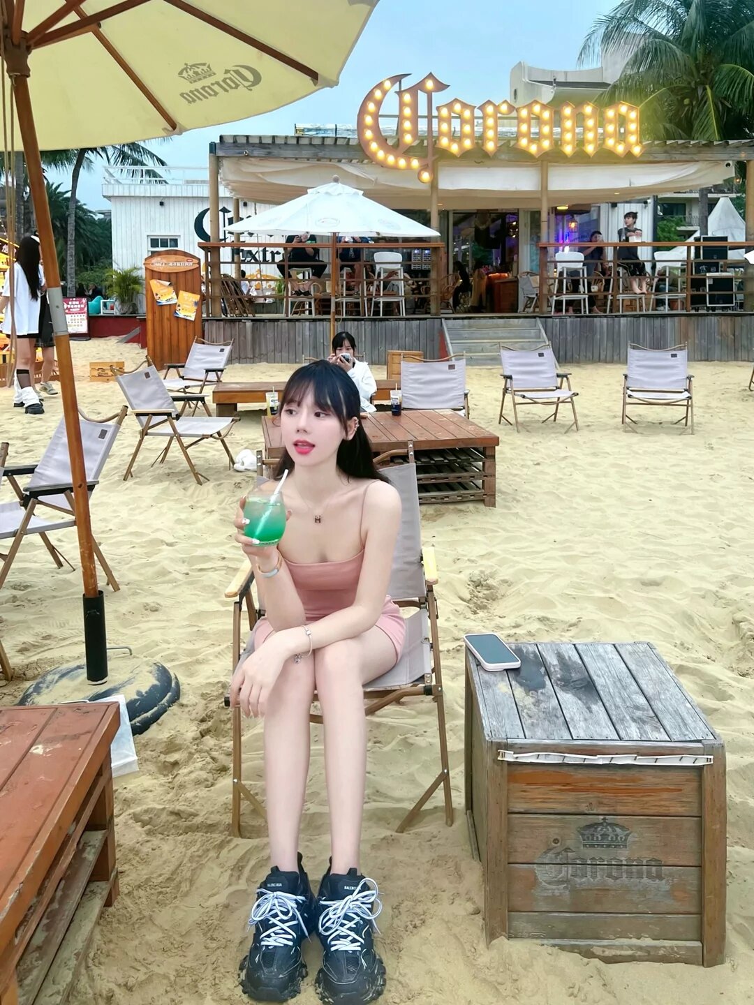 留学生约炮约爱加line：qj98877可上门