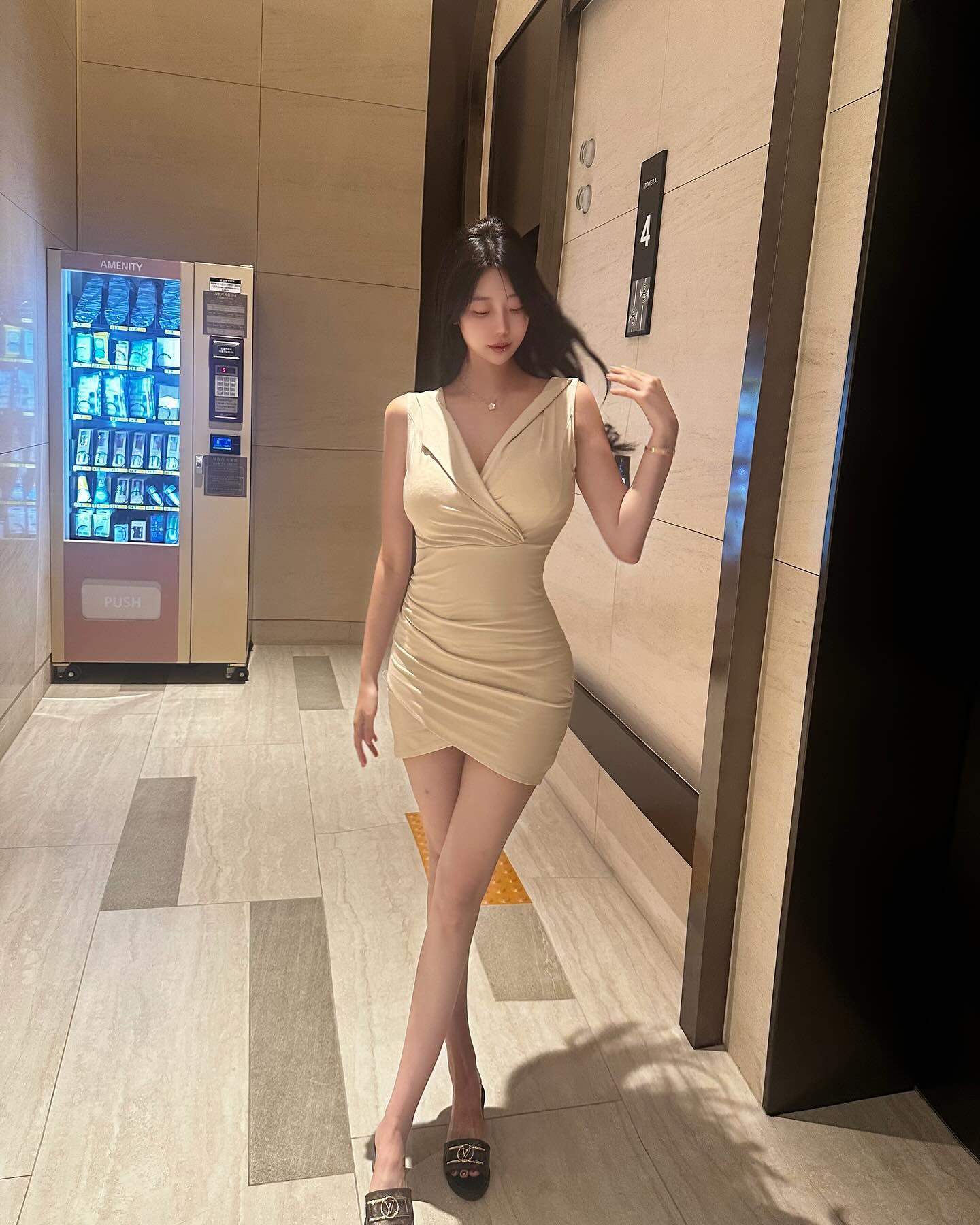留学生约炮约爱加line：qj98877可上门