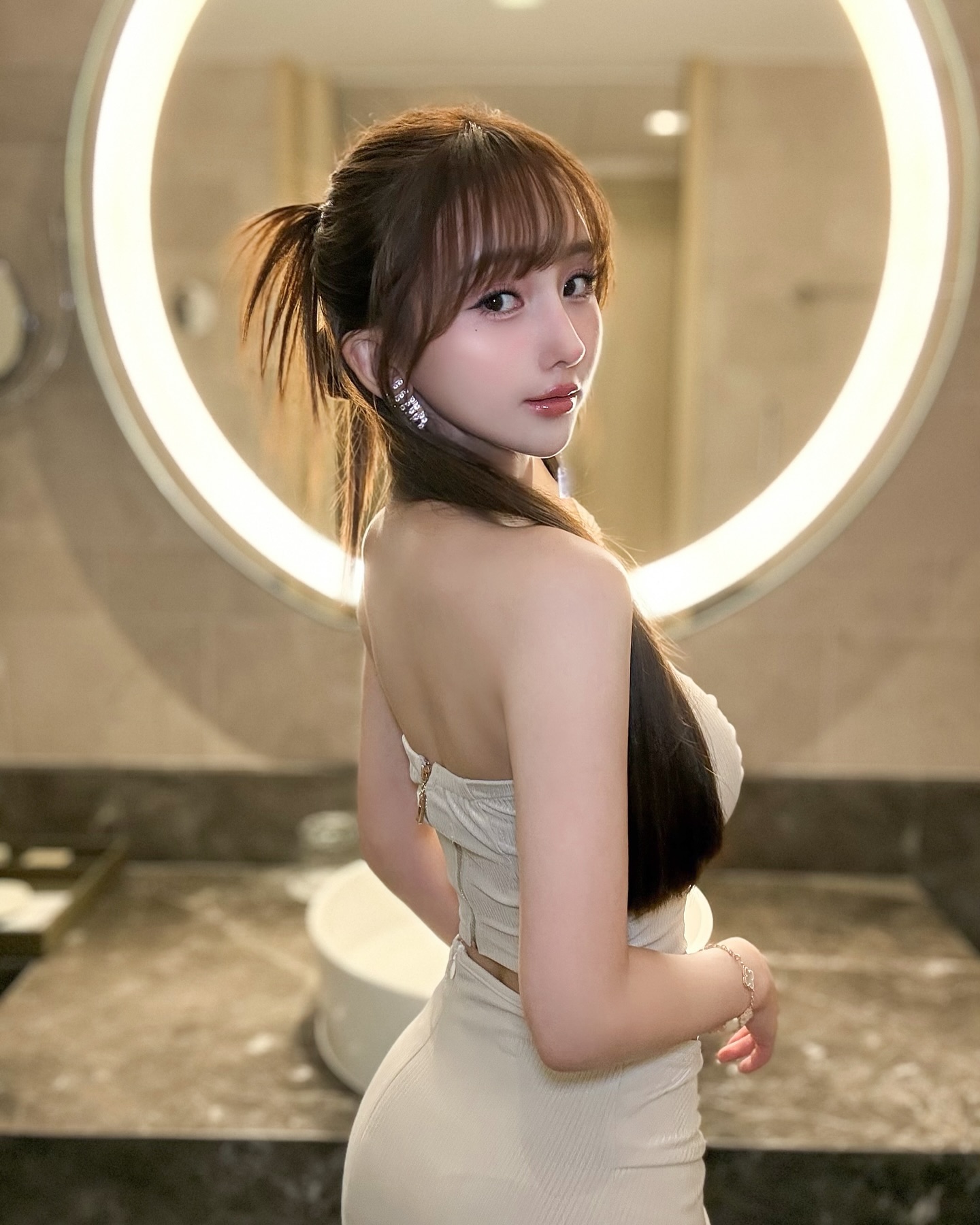迈阿密留学生约爱,约炮,找小姐,一条龙服务