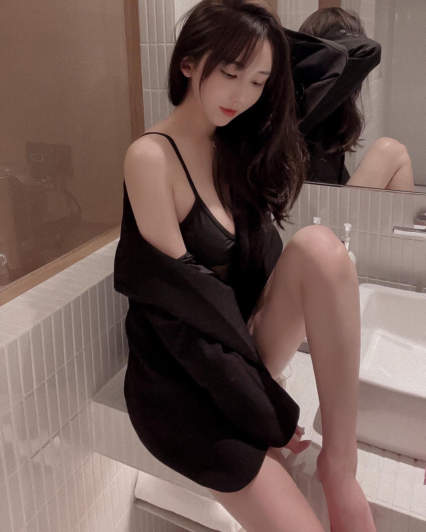 留学生约炮约爱加line：wt8135可上门