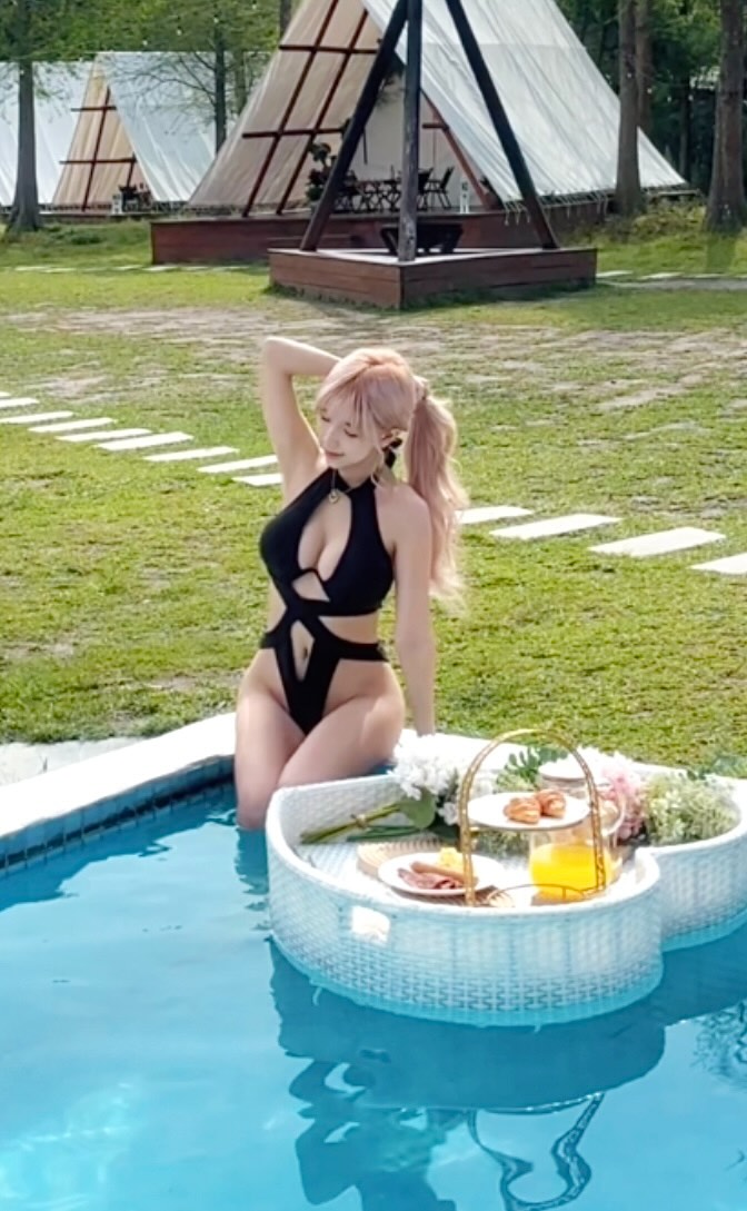 留学生约炮约爱加line：qj98877一条龙服务