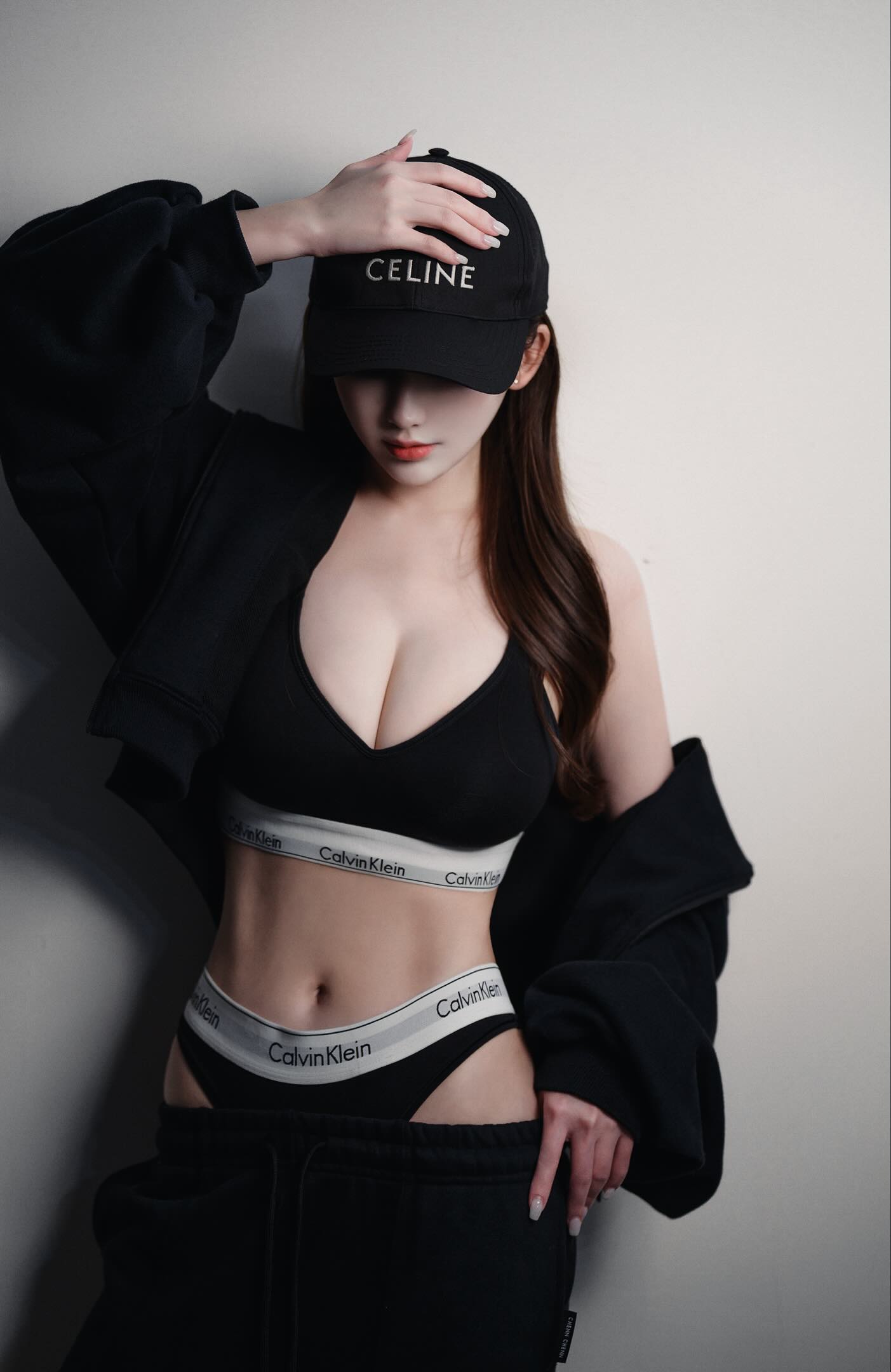 留学生约炮加LINE: wt8135 可上门