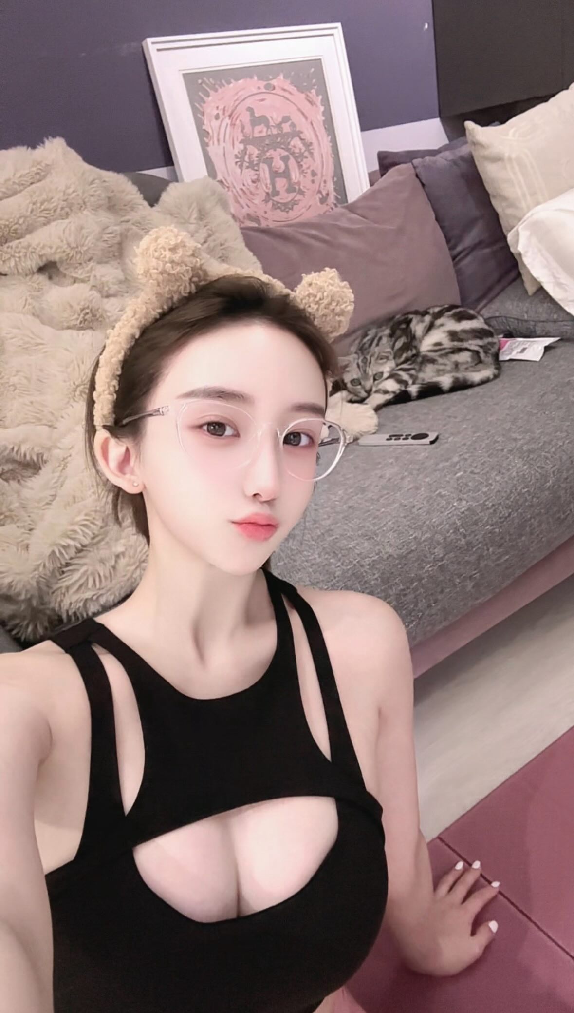 留学生约炮加LINE: wt8135 可上门