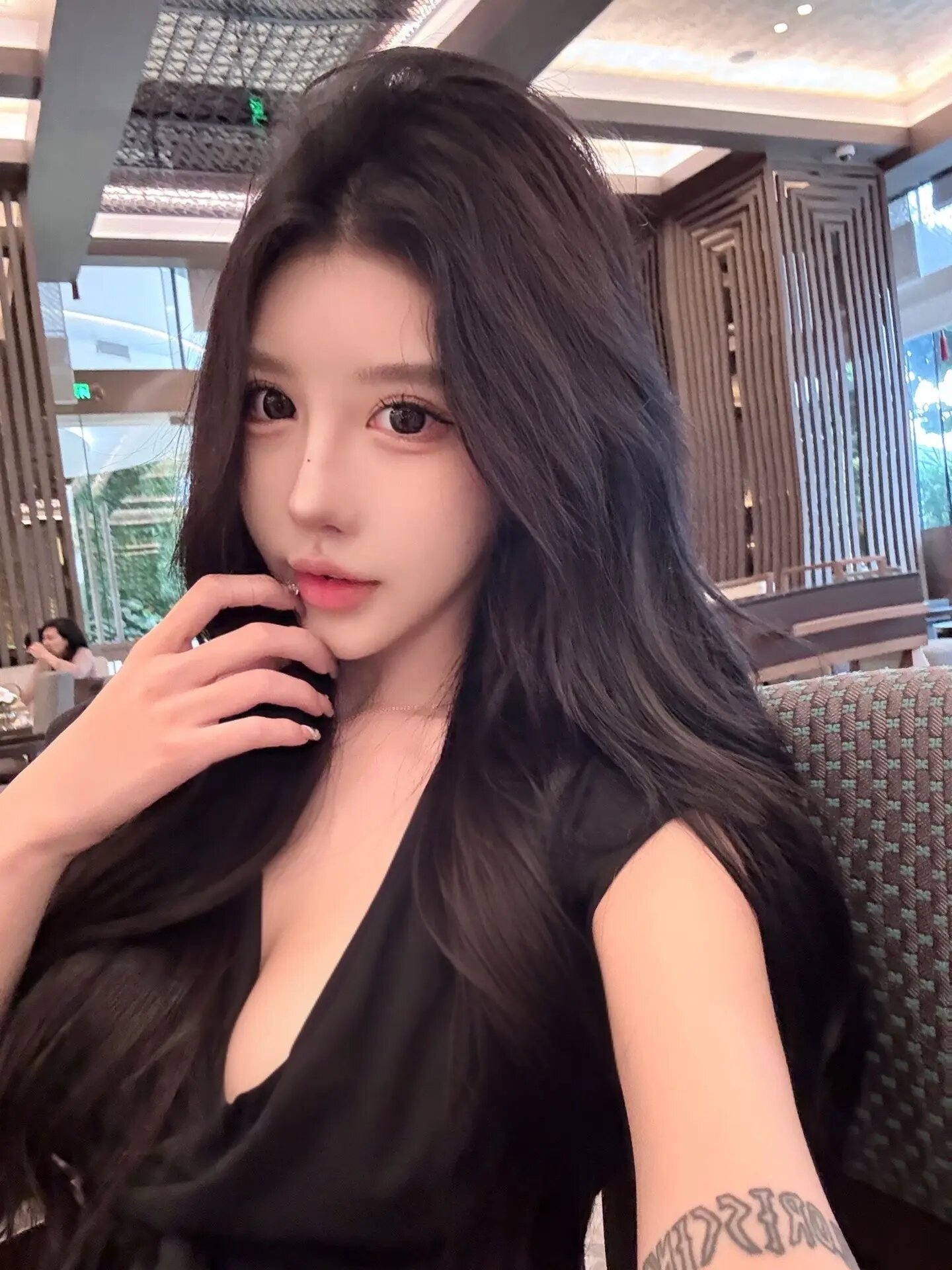 阿德莱德留学生约炮约爱加line：qj98877可上门